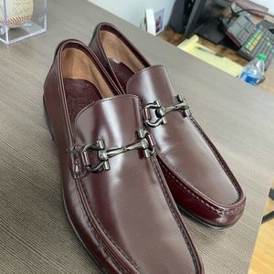 Men’s loafer dress shoe